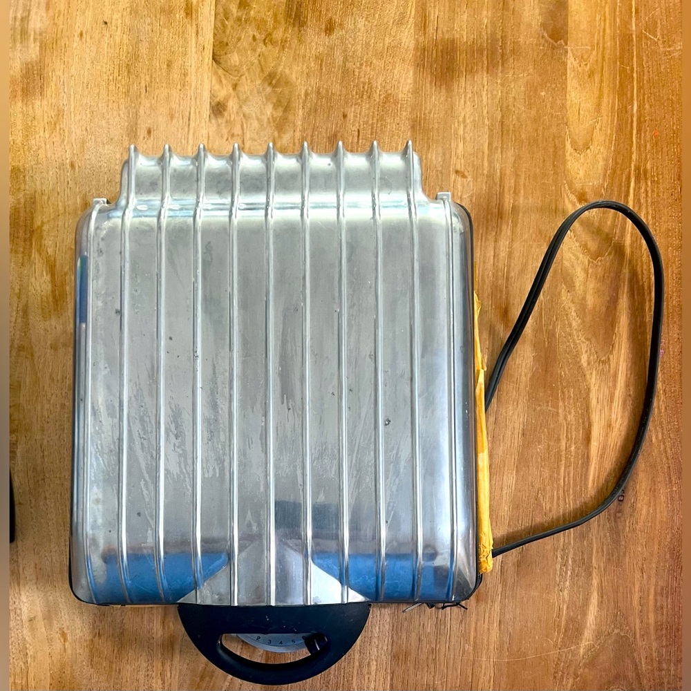 Waffle maker